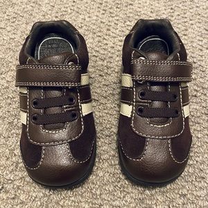 BRAND NEW!!! Pediped Kyle chocolate brown.